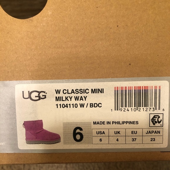 🎉HP🎉Ugg Classic Mini - Picture 6 of 6
